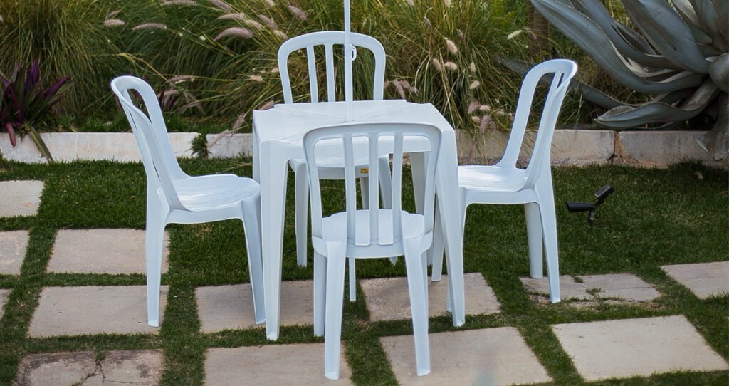 Como-ter-renda-extra-com-aluguel-de-mesas-e-cadeiras-plastico-1024x542-1.jpg